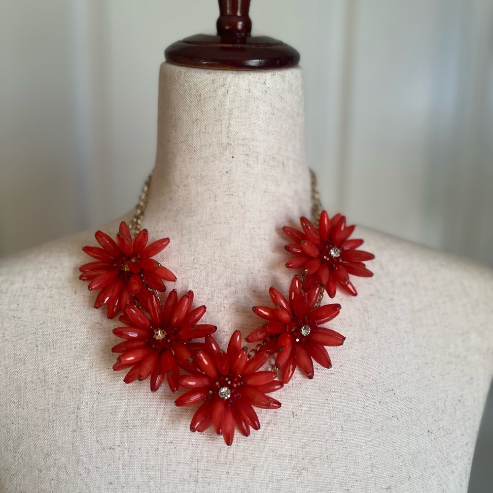 Elegant Red Floral Necklace